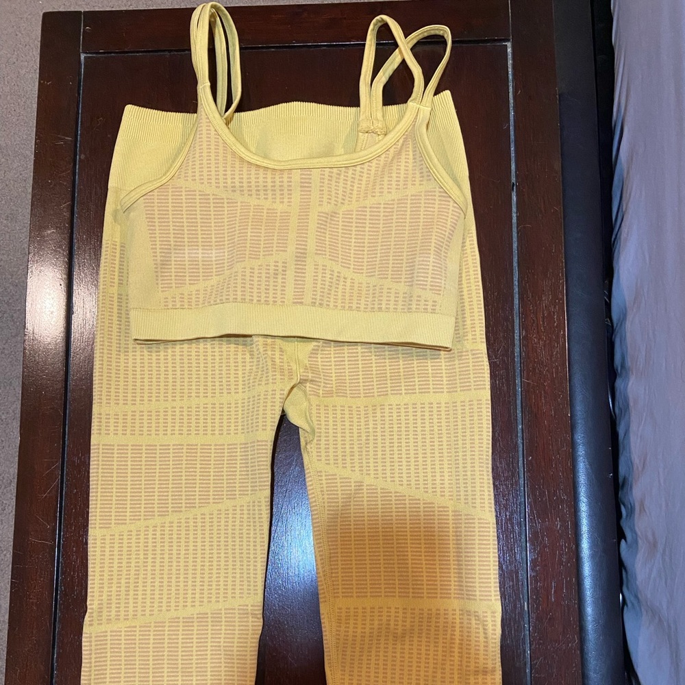 Fabletics sports bra and leggings set